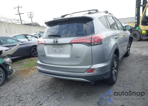 2016 Toyota Rav4 Xle z USA, uszkodzony, nr VIN 2T3WFREV5GW305873